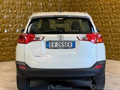 Toyota RAV4 RAV 4 RAV4 2.0 D-4D 2WD Active usata San Zeno Naviglio