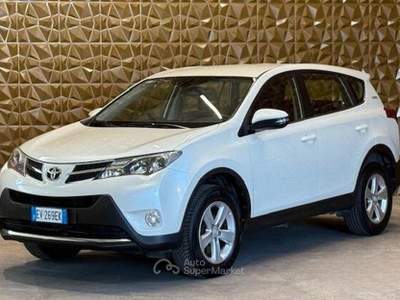Toyota RAV4 RAV 4 RAV4 2.0 D-4D 2WD Active usata San Zeno Naviglio