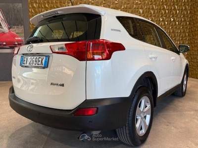Toyota RAV4 RAV 4 RAV4 2.0 D-4D 2WD Active usata San Zeno Naviglio