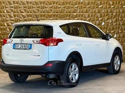 Toyota RAV4 RAV 4 RAV4 2.0 D-4D 2WD Active usata San Zeno Naviglio