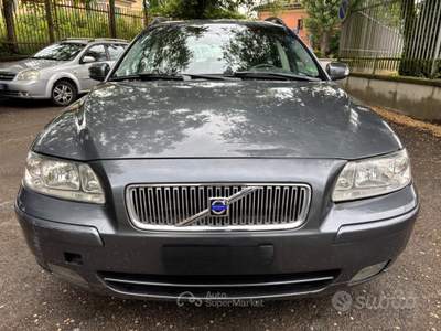 Volvo V70/XC70 V70 2.4 D 20V (163CV) cat Sport usata Bologna