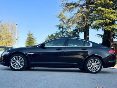 Jaguar XF 2.2 D 200 CV aut. Nero usata Sant'Angelo in vado