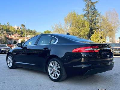 Jaguar XF 2.2 D 200 CV aut. Nero usata Sant'Angelo in vado