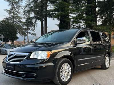 Lancia Voyager 2.8 Turbodiesel 7 POSTI Nero usata Sant'Angelo in vado