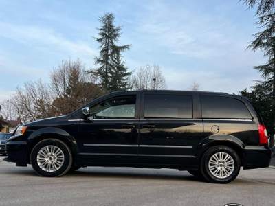 Lancia Voyager 2.8 Turbodiesel 7 POSTI Nero usata Sant'Angelo in vado