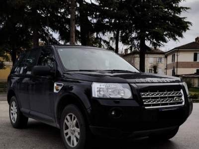 Land Rover Freelander 2.2 TD4 S.W. SE Nero usata Sant'Angelo in vado