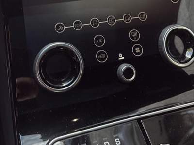 Land Rover Range Rover Velar 2.0D I4 240 CV R-Dynamic S cinghia servizi fatta Nero usata Sant'Angelo in vado
