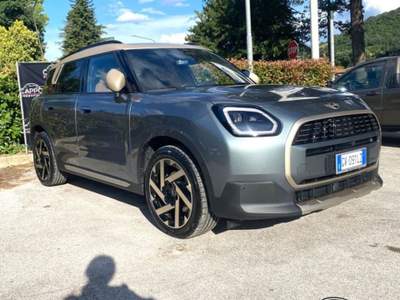 MINI Countryman D Favoured PROMO Verde usata Sant'Angelo in vado