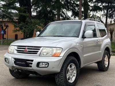Mitsubishi Pajero 2.5 TDI Argento usata Sant'Angelo in vado