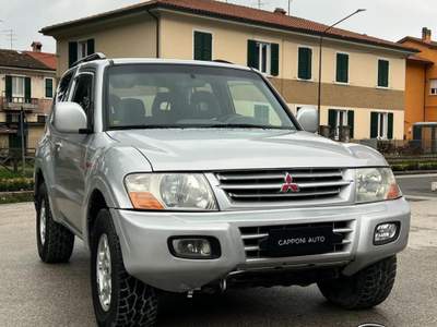 Mitsubishi Pajero 2.5 TDI Argento usata Sant'Angelo in vado