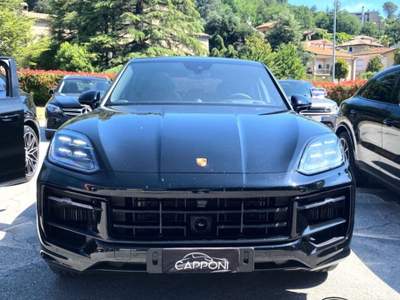 Porsche Cayenne Coupé 3.0 V6 E-Hybrid Nero usata Sant'Angelo in vado