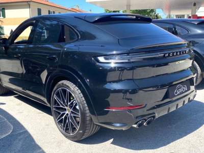 Porsche Cayenne Coupé 3.0 V6 E-Hybrid Nero usata Sant'Angelo in vado
