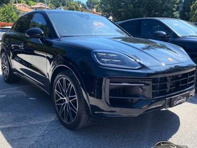 Porsche Cayenne Coupé 3.0 V6 E-Hybrid Nero usata Sant'Angelo in vado