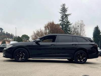 Volkswagen Passat 2.0 TDI 150 CV R-Line PROMO Nero usata Sant'Angelo in vado