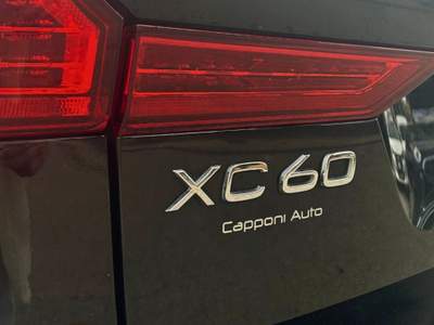 Volvo XC60 D4 AWD Nero usata Sant'Angelo in vado