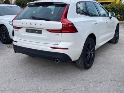 Volvo XC60 2WD Geartronic Momentum Harman-Kardon Bianco usata Sant'Angelo in vado