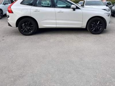 Volvo XC60 2WD Geartronic Momentum Harman-Kardon Bianco usata Sant'Angelo in vado