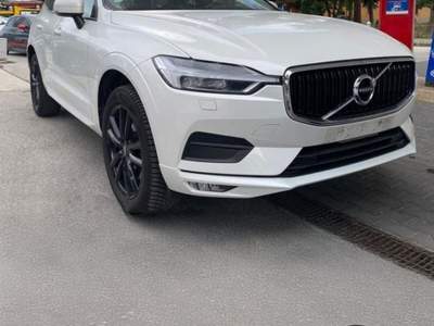 Volvo XC60 2WD Geartronic Momentum Harman-Kardon Bianco usata Sant'Angelo in vado