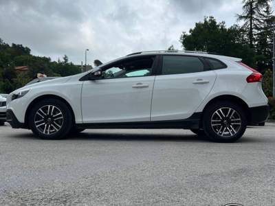 Volvo V40 Cross Country D2 Bianco usata Sant'Angelo in vado