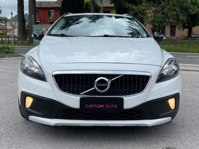 Volvo V40 Cross Country D2 Bianco usata Sant'Angelo in vado