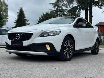 Volvo V40 Cross Country D2 Bianco usata Sant'Angelo in vado