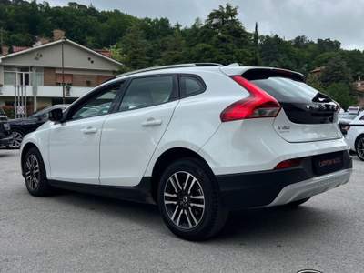 Volvo V40 Cross Country D2 Bianco usata Sant'Angelo in vado