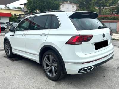 Volkswagen Tiguan 1.5 TSI 150 CV DSG R-Line PROMO Bianco usata Sant'Angelo in vado