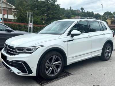 Volkswagen Tiguan 1.5 TSI 150 CV DSG R-Line PROMO Bianco usata Sant'Angelo in vado