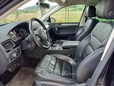 Volkswagen Touareg 3.0 TDI V6 tiptronic BlueMotion Technology Nero usata Sant'Angelo in vado