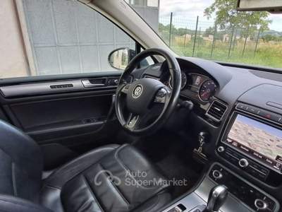 Volkswagen Touareg 3.0 TDI V6 tiptronic BlueMotion Technology Nero usata Sant'Angelo in vado