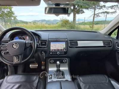 Volkswagen Touareg 3.0 TDI V6 tiptronic BlueMotion Technology Nero usata Sant'Angelo in vado