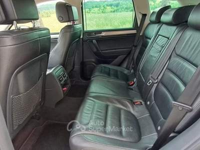 Volkswagen Touareg 3.0 TDI V6 tiptronic BlueMotion Technology Nero usata Sant'Angelo in vado