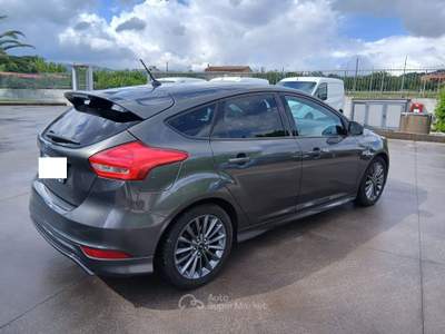 Ford Focus Ford Focus 1.5 TDCi ST-Line 120cv Grigio usata SAN MARTINO VALLE CAUDINA