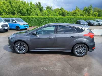 Ford Focus Ford Focus 1.5 TDCi ST-Line 120cv Grigio usata SAN MARTINO VALLE CAUDINA