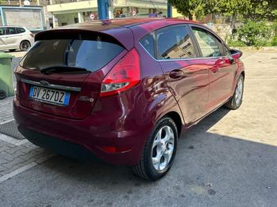 Ford Fiesta Ford Fiesta 1.2 Benzina 82 CV – Allestimento Titanium Rosso usata Grumo Nevano