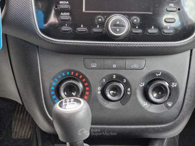 Fiat Punto 1.4 8V 5 porte Natural Power Street Argento usata Città di Castello