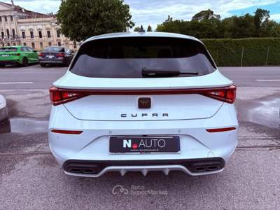 Cupra Leon 2.0 TDI 150 CV DSG Bianco usata Stra