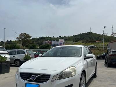 Volvo V60 VETTURA SEMPRE TAGLIANDATA GOMMATA NO PERMUTE Bianco usata CATANIA
