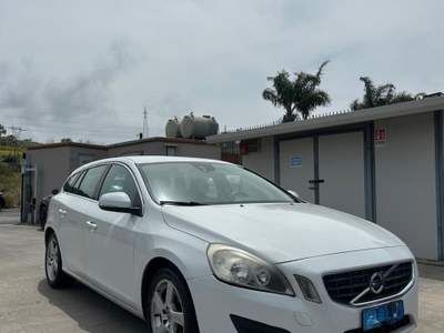 Volvo V60 VETTURA SEMPRE TAGLIANDATA GOMMATA NO PERMUTE Bianco usata CATANIA