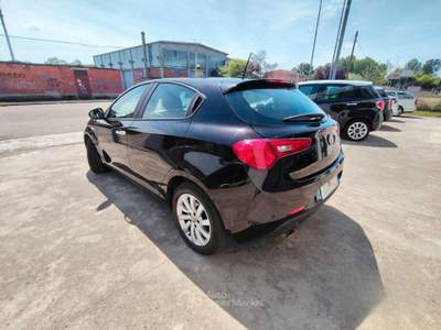 Alfa Romeo Giulietta 1.6 jtdm Business 120cv usata Asti