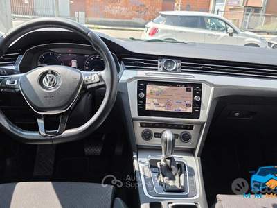 Volkswagen Passat Variant 2.0 tdi Business 150cv d usata Asti