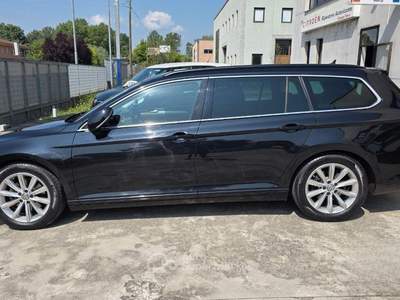 Volkswagen Passat Variant 2.0 tdi Business 150cv d usata Asti