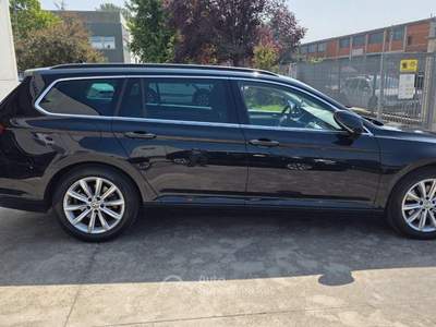 Volkswagen Passat Variant 2.0 tdi Business 150cv d usata Asti