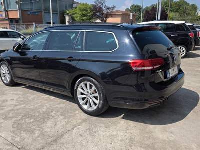 Volkswagen Passat Variant 2.0 tdi Business 150cv d usata Asti