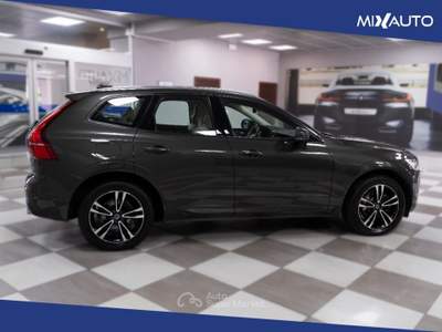 Volvo XC60 2.0 D4 Inscription Geartronic Grigio usata Latina