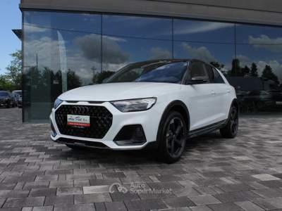 Audi A1 30 1.0 tfsi Identity Contrast 116cv s tronic Giallo usata Trebaseleghe