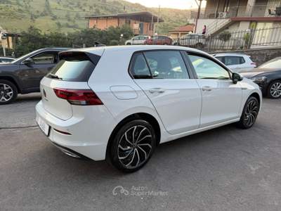 Volkswagen Golf Golf 2.0 TDI DSG SCR Style Bianco usata SANTA MARIA NUOVA