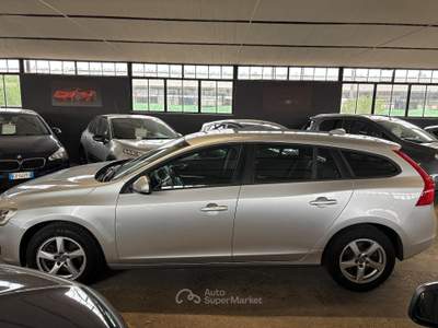 Volvo V60 1.6 84kw 115cv Momentum NEOPATENTATO usata Sommacampagna