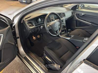 Volvo V60 1.6 84kw 115cv Momentum NEOPATENTATO usata Sommacampagna