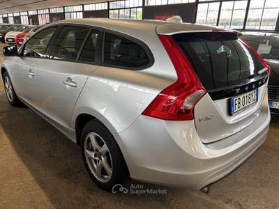 Volvo V60 1.6 84kw 115cv Momentum NEOPATENTATO usata Sommacampagna